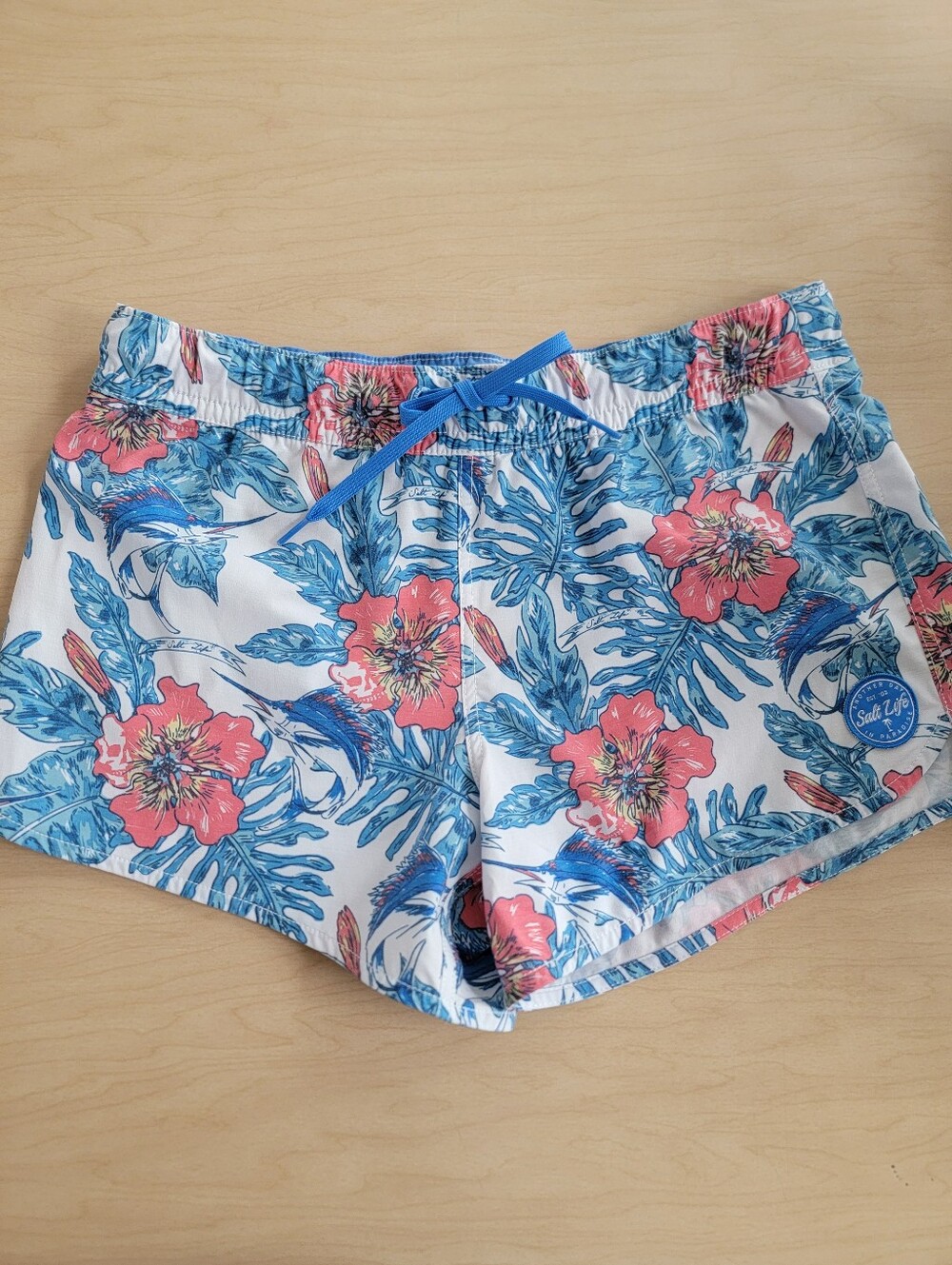 Salt Life Women's Blue and Coral Floral Athletic Swim Casual Shorts Medium